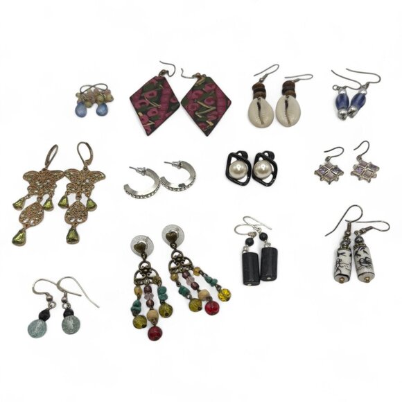 Vintage Jewelry - Lot Of 12 Pairs Of Vintage Earrings Assorted Styles & Materials Including Beads